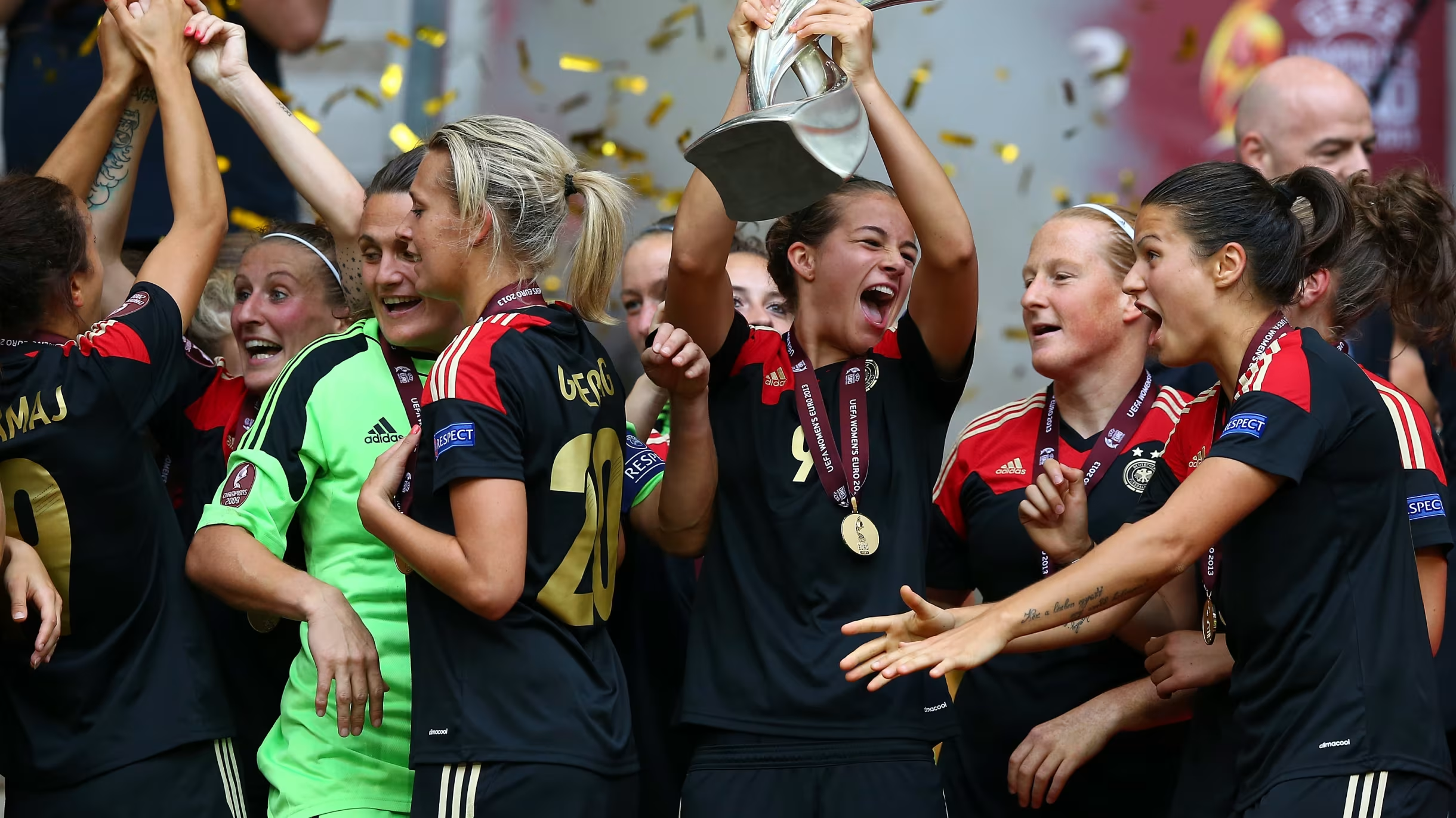 关于德国队完胜丹麦队，李梓嘉惊艳四座的信息