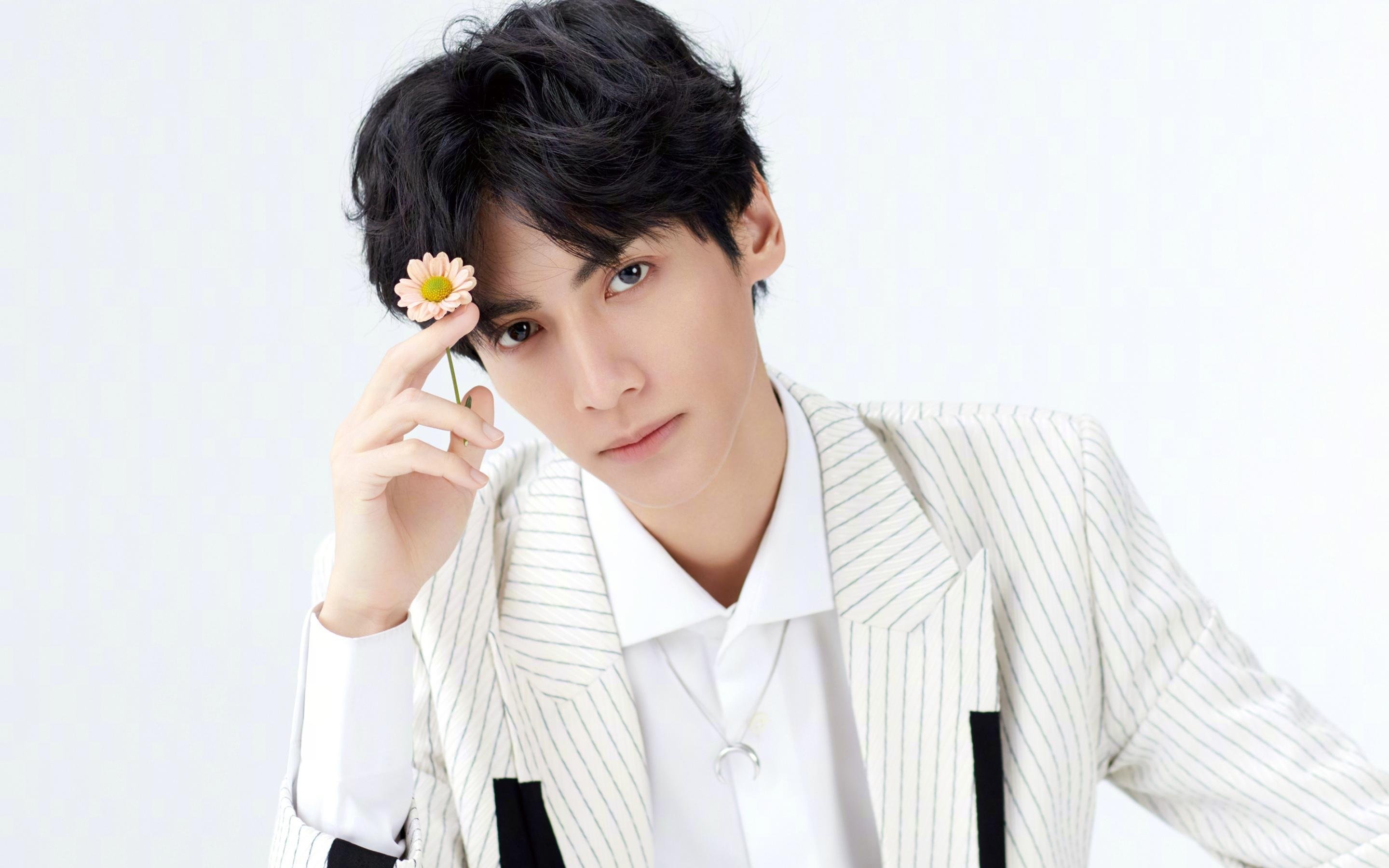 双线告捷，日本队足球险胜葡萄牙，樊振东乒乓球统治全场