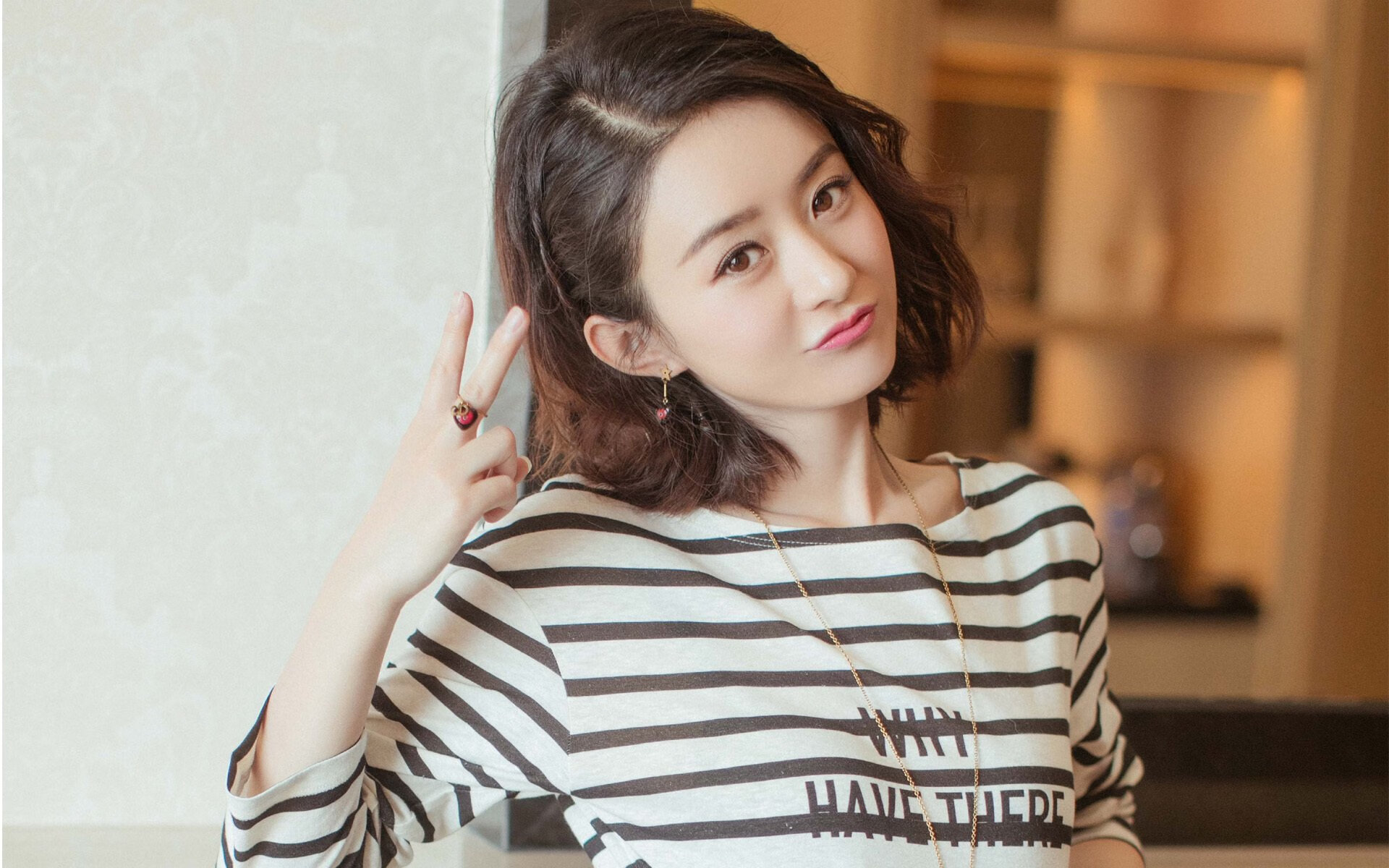 冰与火之歌，76人万箭齐发 詹姆斯铸就防守丰碑