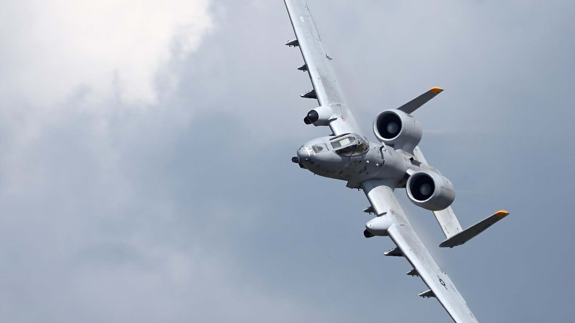 绿茵双城记，从都灵防线的铁血控制，到曼彻斯特尖刀的致命接管